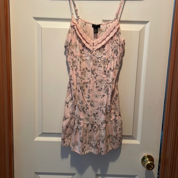 XXI , Forever21 ,flower dress mini, size lrg - Picture 1 of 10